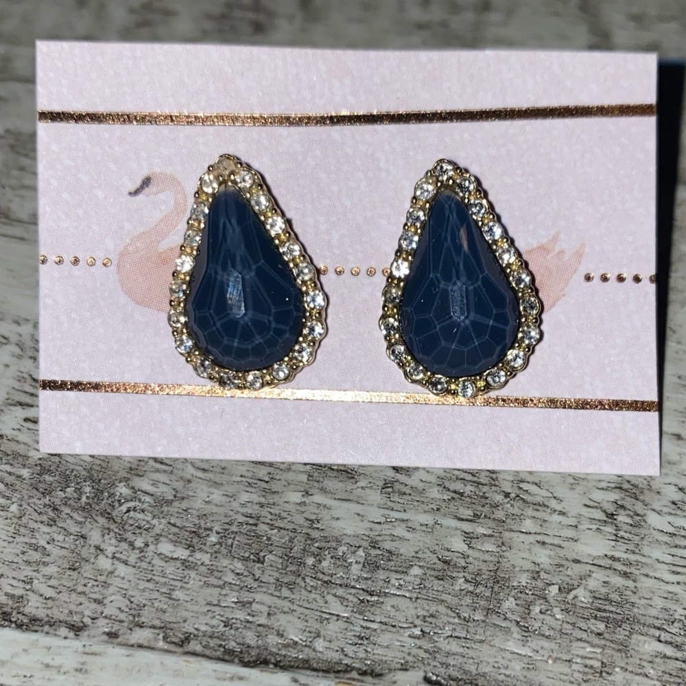 Teardrop earrings